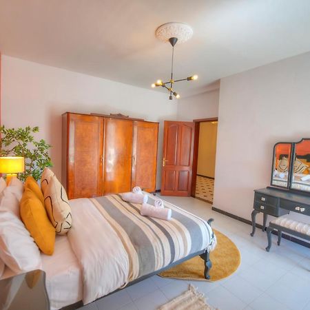 Beautifully Furnished Seafront 4 Bedrooms Goslm-4 슬리에마 외부 사진