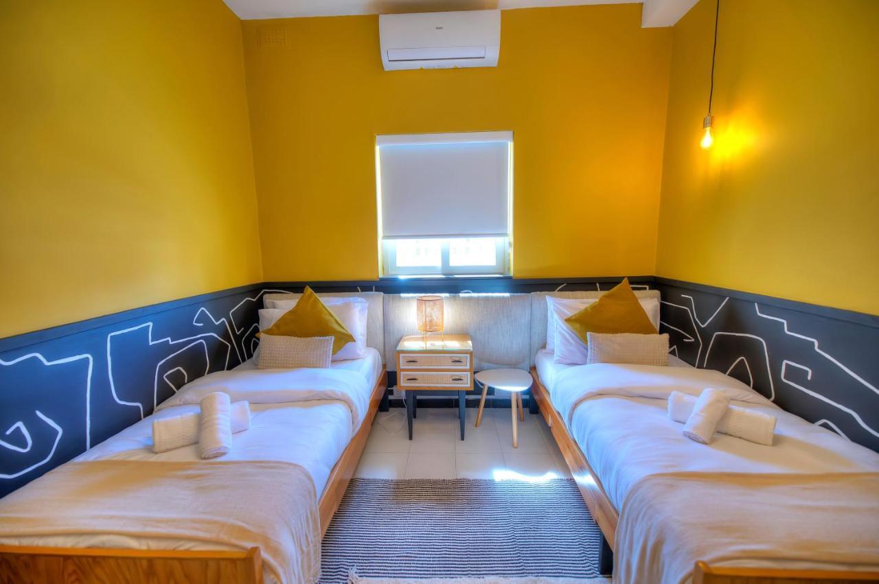 Beautifully Furnished Seafront 4 Bedrooms Goslm-4 슬리에마 외부 사진
