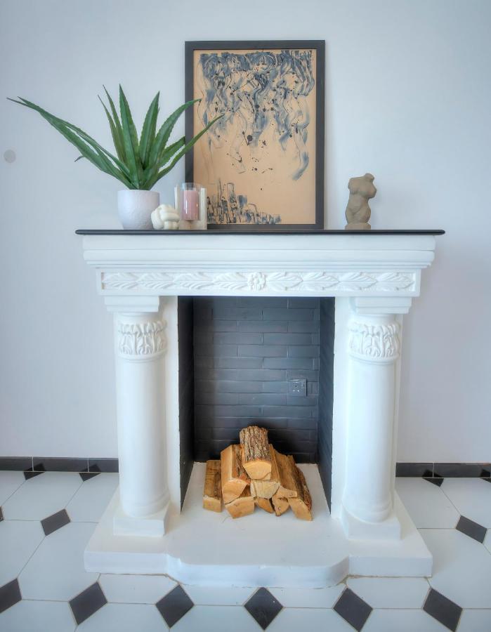 Beautifully Furnished Seafront 4 Bedrooms Goslm-4 슬리에마 외부 사진