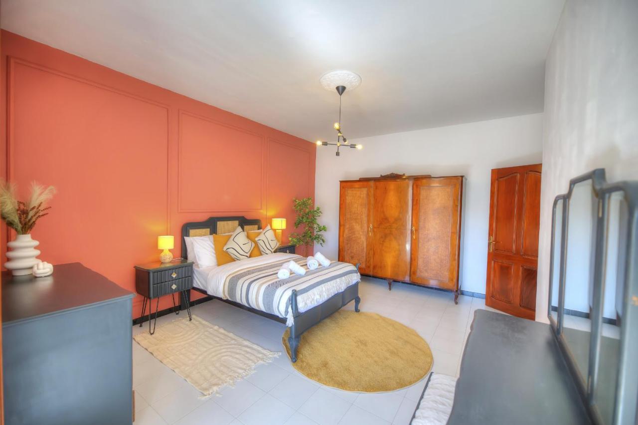 Beautifully Furnished Seafront 4 Bedrooms Goslm-4 슬리에마 외부 사진