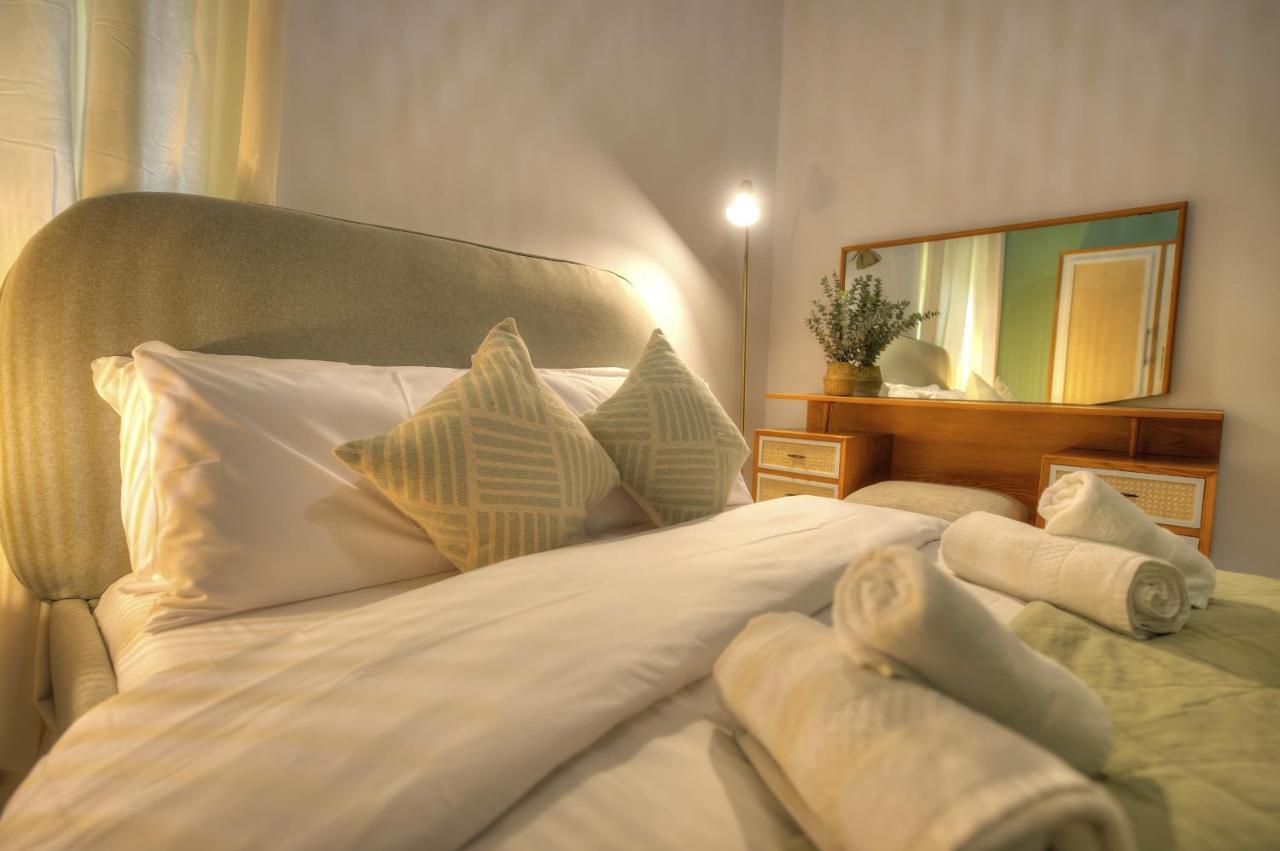 Beautifully Furnished Seafront 4 Bedrooms Goslm-4 슬리에마 외부 사진