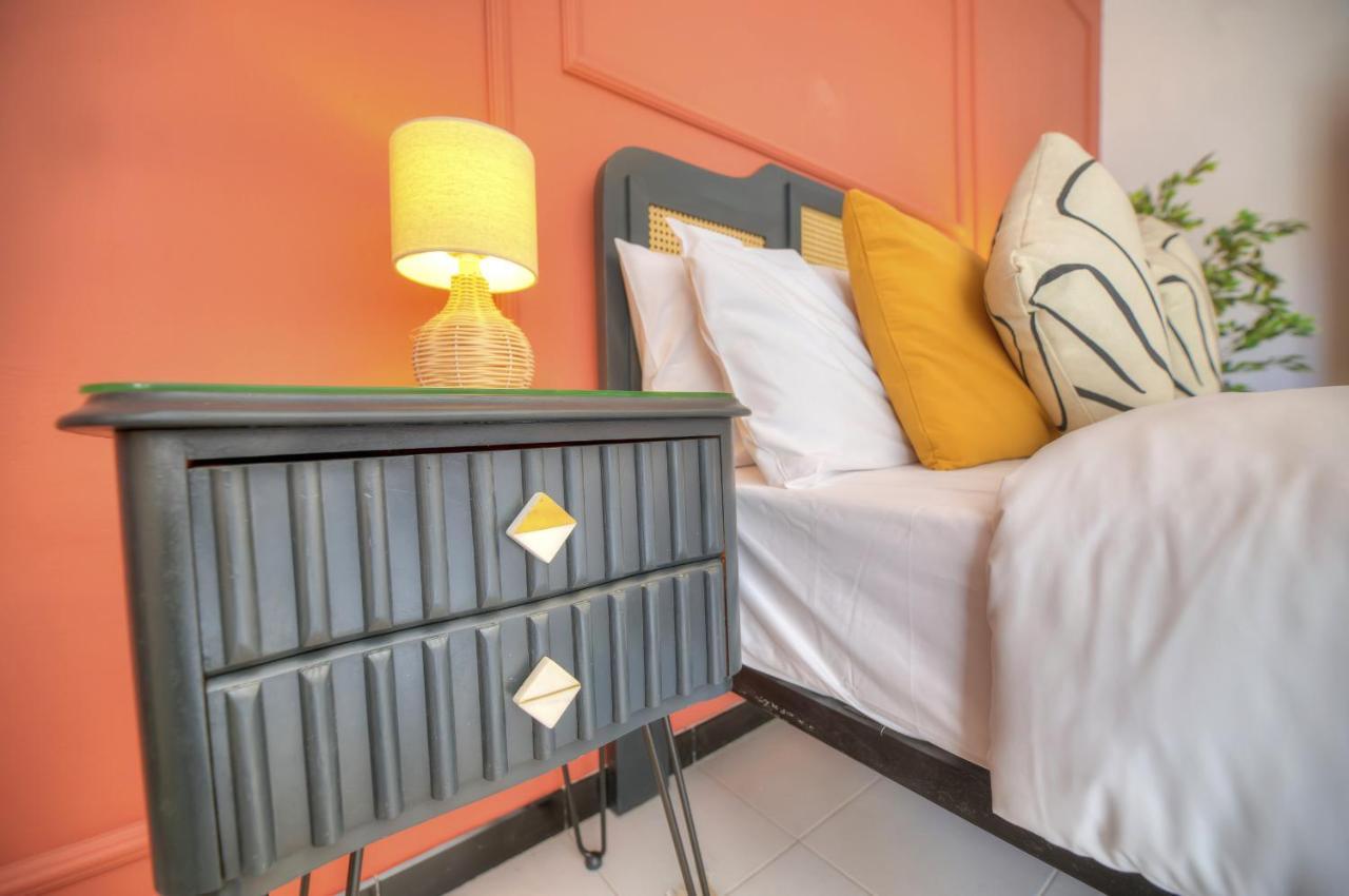 Beautifully Furnished Seafront 4 Bedrooms Goslm-4 슬리에마 외부 사진