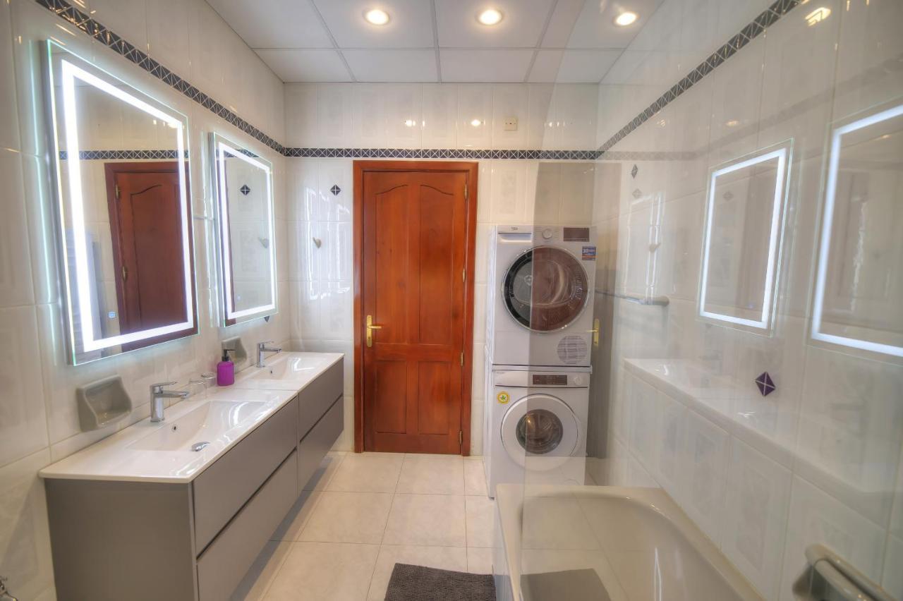 Beautifully Furnished Seafront 4 Bedrooms Goslm-4 슬리에마 외부 사진