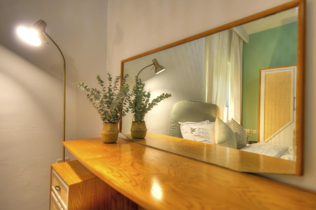 Beautifully Furnished Seafront 4 Bedrooms Goslm-4 슬리에마 외부 사진